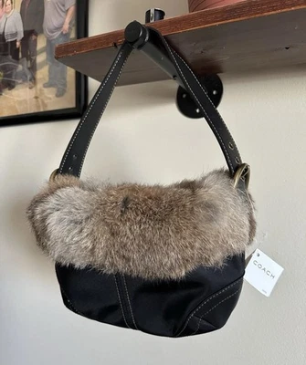 Nuevo con etiquetas Cartera Coach 9489 Y2K Nylon Borde Piel de Conejo Tono Dorado Herrajes Raro De Colección Foto 1 de 4