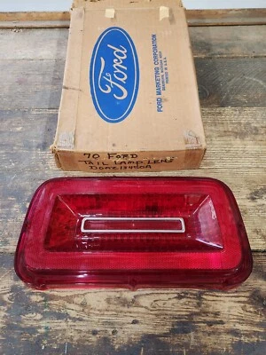 LENTE DE LANTERNA TRASEIRA PERSONALIZADA 300 500 NOS FORD D0AZ-13450-A 1970 GALAXIE LTD XL - Imagem 1 de 4
