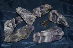 Raw Dog Tooth (Chevron) Amethyst Crystal Piece min 30g A2702 - Picture 1 of 9
