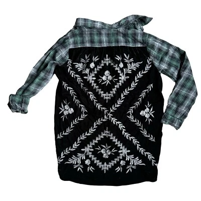 Camisa Democracy a Cuadros Abotonada Mujer Talla Pequeña Bordada Negra Terciopelo Espalda Foto 1 de 4