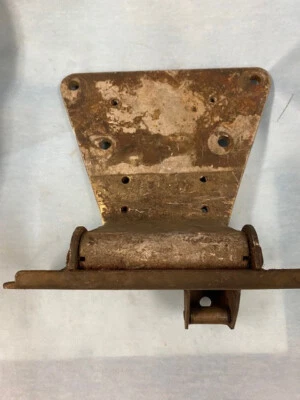 Jaguar XKE OTS Left Door HINGE SERIES 1 ROADSTER - Image 1 of 4