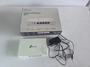 TP-Link Festa FR205 Gigabit VPN Router - Up to 3 WAN Ports - VPN Router - App - Picture 1 of 7