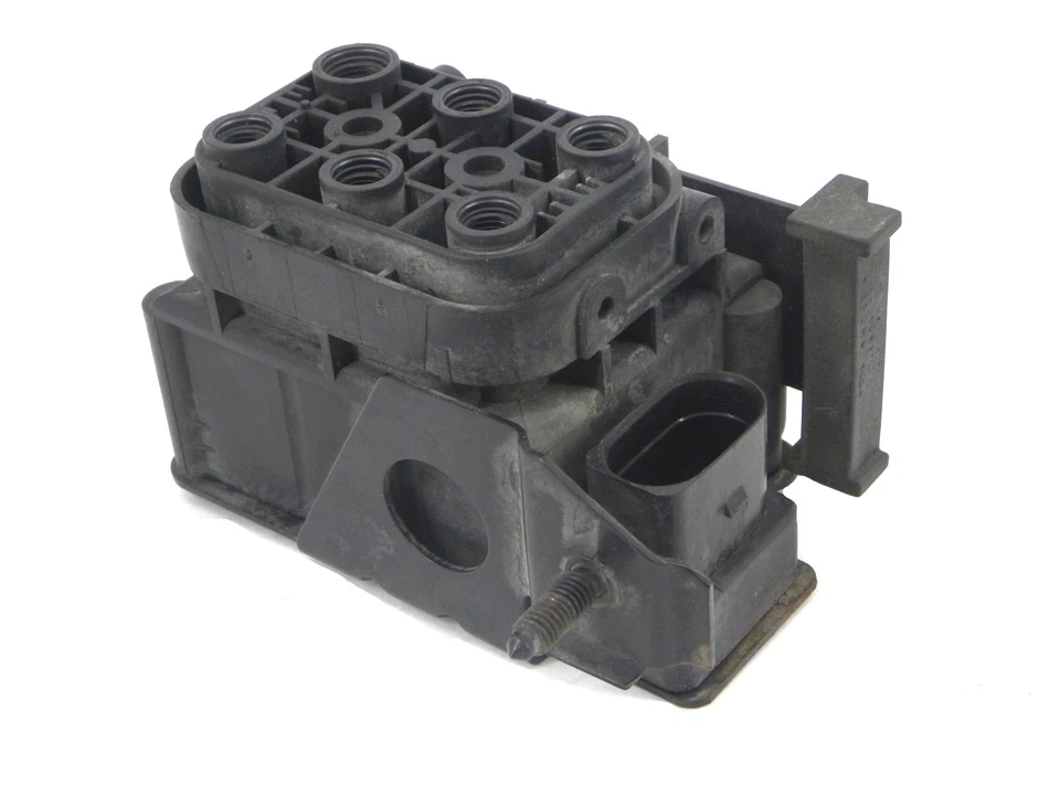 Airmatic Air Suspension Supply Valve Module for 07-17 Mercedes W221 S550 S600 - Image 1 of 4