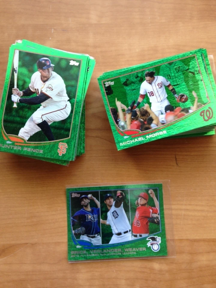 2013 Topps Emerald Parallel Ryan Vogelsong Giants 196 Low Shipping - Image 1 of 1