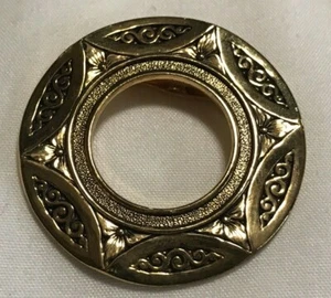 Vintage Lieba USA Silver Colored Metal Scarf Clip Round with Scrolled Edges - Picture 1 of 9