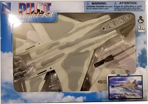 New Ray - 1:72 Scale Pilot Model Kit F-15 Eagle (BBNR21377F15) - Picture 1 of 2