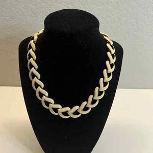 Necklace Costume Jewelry Chain Cream Enamel Gold Plated Statement 1980s Vintage - Picture 1 of 9