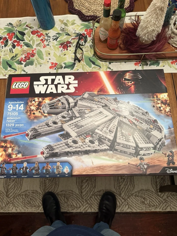 LEGO Star Wars: Halcón Milenario (75105) Juego 100% Completo Construido Retirado Foto 1 de 1