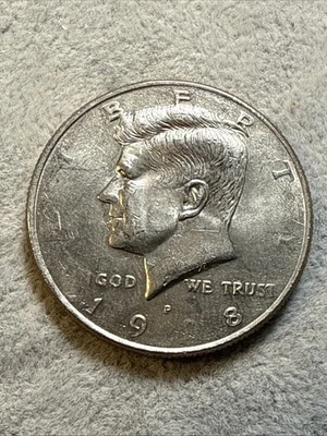 1998 P Kennedy Half Dollar Struck Through Grease Obverse  ERROR COIN 3998 - Image 1 of 4