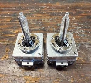 Audi A3/ S3 OEM Xenon D3S Headlight Bulbs (Pair) - Picture 1 of 2