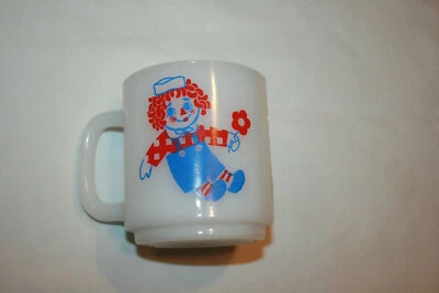Caneca de café vintage Raggedy Ann~ vidro leitoso branco ~ Glasbake em excelente estado usado 56 - Imagem 1 de 4