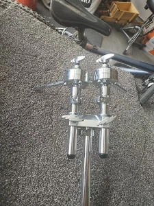 Yamaha TH945A 22 mm Bass Drum Single Post 3 Loch Tom Halter W 2 Tom Halterungen - Bild 1 von 5