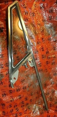 Alfa Romeo Spider OEM Passenger Side Quarter Window Assembly 72-94 - Image 1 of 4