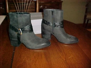 NWB VIONIC PAIR BLACK LEATHER ANKLE CARNELIAN BOOTS  BLOCKED HEEL W/ORIGINAL BOX - Picture 1 of 6