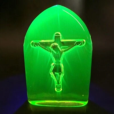 Uranium Glass Figurine Vaseline Yellow Glass Christ Jesus Statue Art Deco - Image 1 of 4