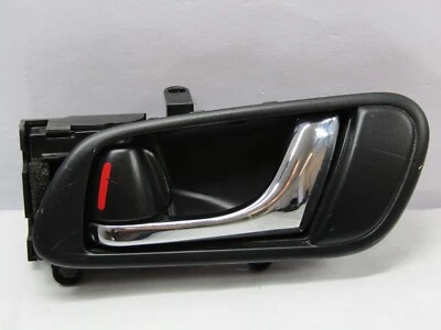 Manija interior de la puerta del lado izquierdo del conductor trasero Subaru Legacy Outback 2005-2009 Foto 1 de 4