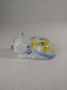 Andrea By Sadek Porcelain Sleeping Cat Figurine Blue Forget Me Not Flowers - Picture 1 of 8