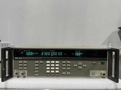 Fluke 6062A Synthesized RF Signal Generator, 100KHz-2100MHz - Image 1 of 4