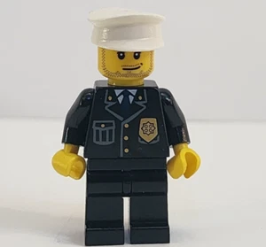 Lego Town City Mini Figure Police Officer City Suit Tie & Badge CTY0099 - Picture 1 of 2