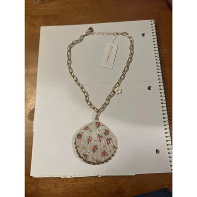 NUEVO CON ETIQUETAS Betsey Johnson Pintado Rosa Floral y Estrás Concha Colgante Collar Cadena Foto 1 de 4