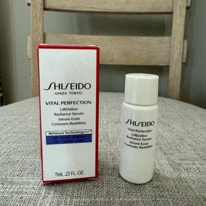 NEW Shiseido Vital Perfection LiftDefine Radiance Serum 7mL /.23oz Mini Travel - Picture 1 of 2
