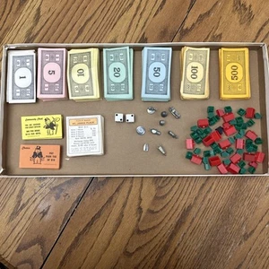 Vintage 1978 Monopoly Game Pieces Cards Tokens & Money Plus A Pair Of Dice - Bild 1 von 5