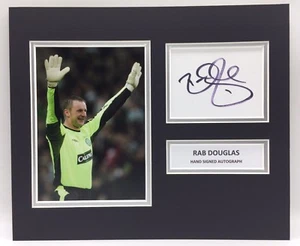 RARE Rab Douglas Celtic Signed Photo Display + COA AUTOGRAPH SCOTLAND - Picture 1 of 3
