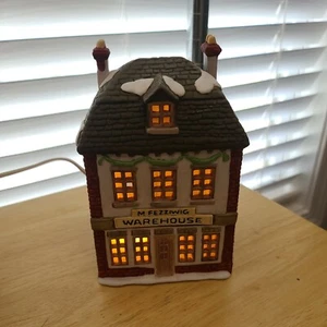 Dept 56 Heritage Village Dickens Village Fezziwig's Warehouse 6500-5 1986 - Picture 1 of 7