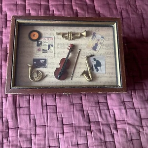 Vintage 1999 Musical Instruments Glass And Wood Box storage 1999 13x8.5x8. - Picture 1 of 9