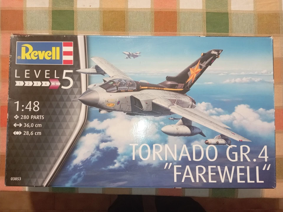 1/48 Revell Tornado Gr. 4 "Farewell" N. 3853 - 280 Parts - Immagine 1 di 4
