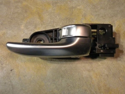 15 16 17 Chrysler 200 RH - Passengers Side Rear Door Interior Door Handle Foto 1 de 3