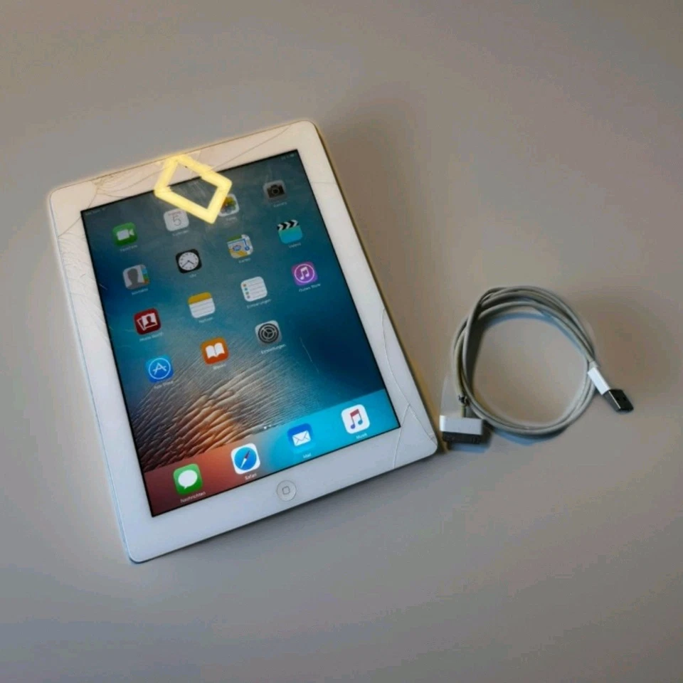 Apple iPad 2 A1396 32GB WLAN 24,64 cm Silber mit Ladekabel Gebraucht Unlocked - Bild 1 von 4