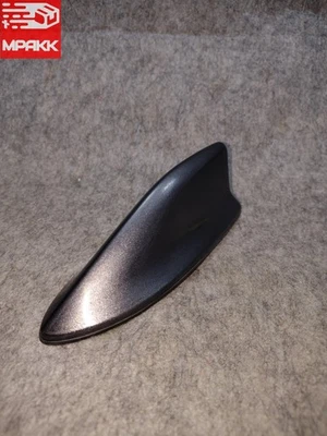 АНТЕННА НА КРЫШЕ TOYOTA PRIUS 2016 2017 2018 2019 ГОДОВ ВЫПУСКА СЕРАЯ ОТ ОРИГИНАЛЬНОГО ПРОИЗВОДИТЕЛЯ 86960-47050 - Изображение 1 из 4