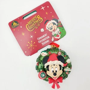 NUEVO Disney Parks 2025 Feliz Navidad 3D Adorno Santa Mickey Mouse Guirnalda - Imagen 1 de 2