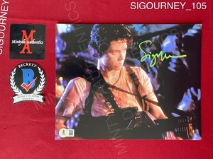 Sigourney Weaver autographed signed 8x10 photo Aliens Ripley Beckett COA - Picture 1 of 1