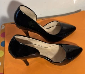 Black Patent Leather Pumps High/Low Sides 4” Heels Moderate Wear Size 9 Orig $39 - Picture 1 of 9
