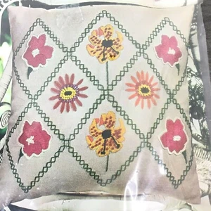 Vogart Crewel Creative Stitchery Pillow Kit Trellis Floral 772B Complete - Picture 1 of 9