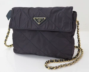 Auténtico bolso pequeño de hombro PRADA púrpura oscuro de nailon y cadena #56284 - Imagen 1 de 19