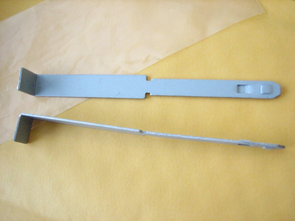 Alpine 1 Din Removal Key for CDE-121J, CDE-122, CDE-123, CDE-103BT, CDE-136BT - Image 1 of 3