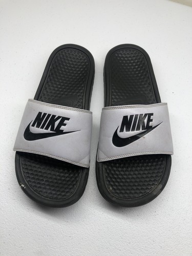 Nike Sandali Donna 8 Benassi JDI 'Aura di Abete' Slides Bianco Logo 343881 018