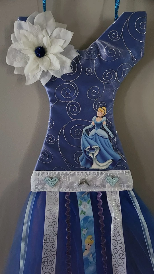 Disney Princess Cinderella Hair Bow Clip Organizer Holder-Wall Hanging  Decor - Image 1 of 4