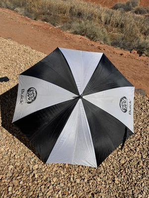 BUICK UMBRELLA 50" Black & White Outdoor Golf Tiger Woods Era Car Auto Collect - Image 1 of 4