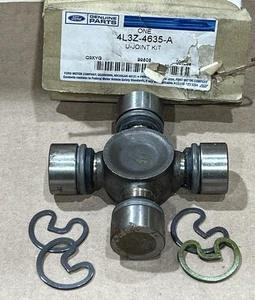 Genuine Ford 4L3Z-4635-A Universal Joint U-Joint Assembly New old Stock OEM - Foto 1 di 2