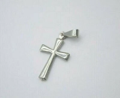 Mini collar colgante de cruz plana con dije pequeño para hombre de 1,5" en platino macizo 950 Foto 1 de 4