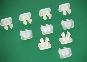 10 Clips Klammern Türgummi Mercedes W108 W109 W114 W115 W116 W123 W124 W201 - Bild 1 von 1