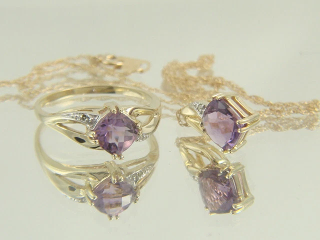 Juego de anillo y collar colgante de diamantes amatista corte tablero a cuadros de oro amarillo de 10 quilates Foto 1 de 4