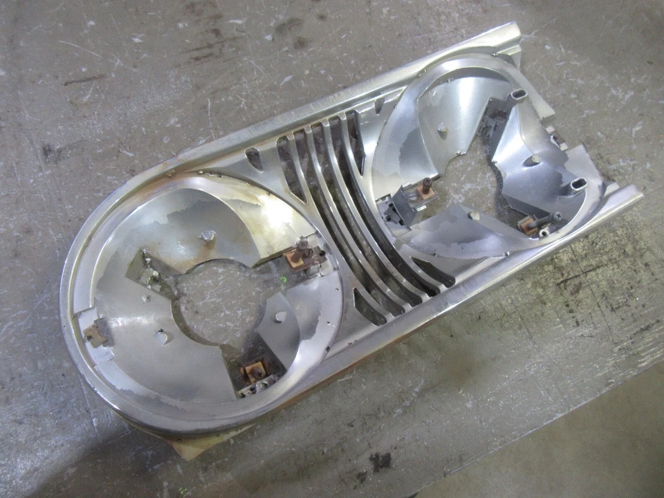 Mercury Meteor 600 1961 faro delantero exterior cromo moldura base DF Foto 1 de 4