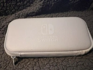 Nintendo Switch Lite White Carrying Case Holds 8 Game Cartridges Plus Game !! - Picture 1 of 4