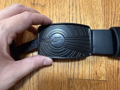 ¡NUEVO! Cinturón Nike con detalles perforados y hebilla de cinturón Nike Dunk (mediano 34-36) Foto 1 de 4