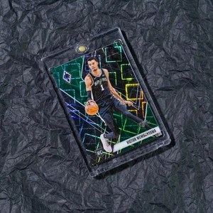 2023-24 PANINI NBA PHOENIX - GREEN LASER PRIZM - VICTOR WEMBANYAMA - RC /199 - Bild 1 von 4